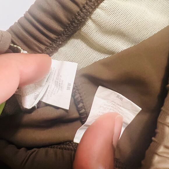 Inches Off Brown Two Piece Skirt Top Swim Size 18 W - Picture 7 of 7